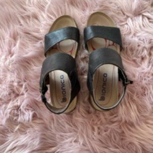 Gently worn Bionico black sandals